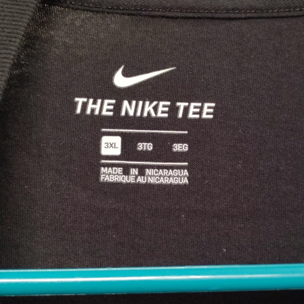 Nike Men's 3 Xlarge Black with White Swoosh - Picture 3 of 4